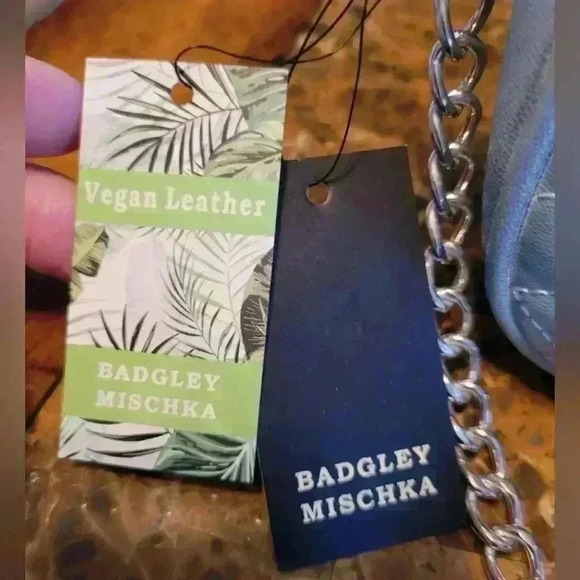 Badgley Mischka camera bag NWT - Picture 11 of 12